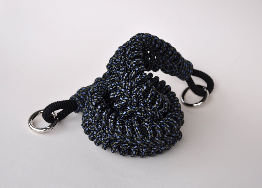 BAG STRAP - Berlin black - close up - bag strap with carabiner - TIEFENBACHER LEHMANN