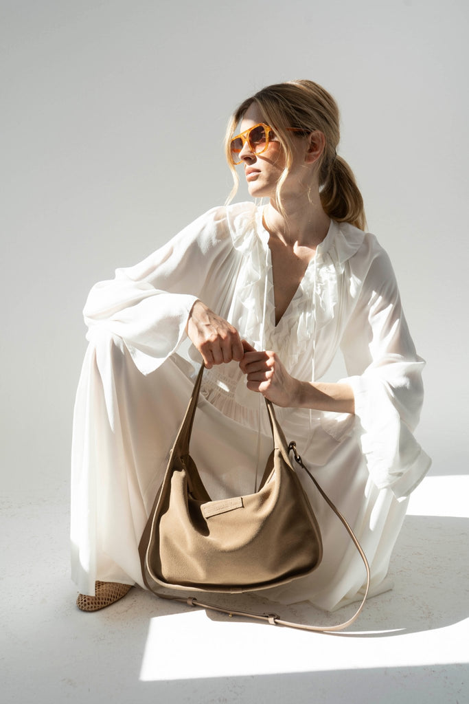 BRIOCHE BAG maxi mocca mousse - light gold - mood - TIEFENBACHER LEHMANN