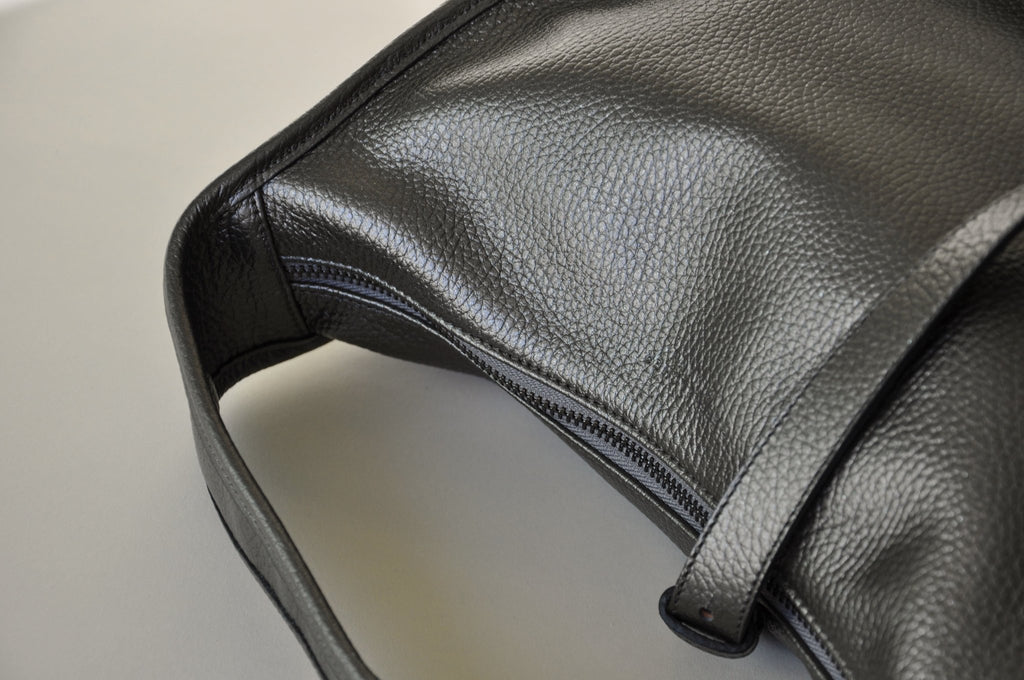 BRIOCHE BAG midi metallic grey - TIEFENBACHER LEHMANN