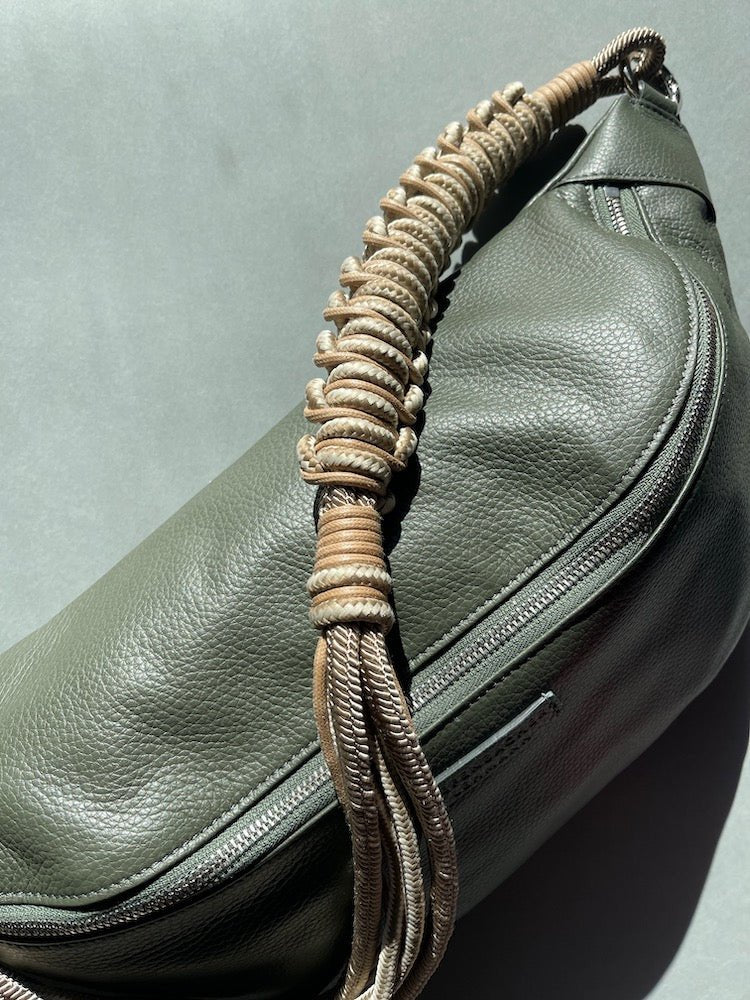 HIP BAG maxi oliva - silver - TIEFENBACHER LEHMANN