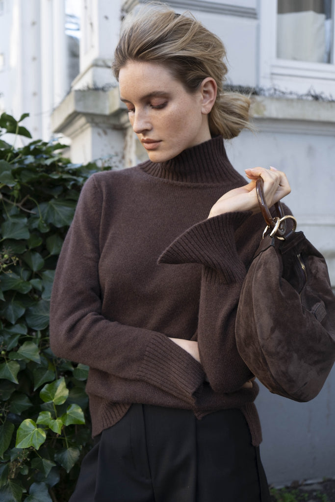 MOON BAG chocolate - light gold - mood - wristlet bag - TIEFENBACHER LEHMANN