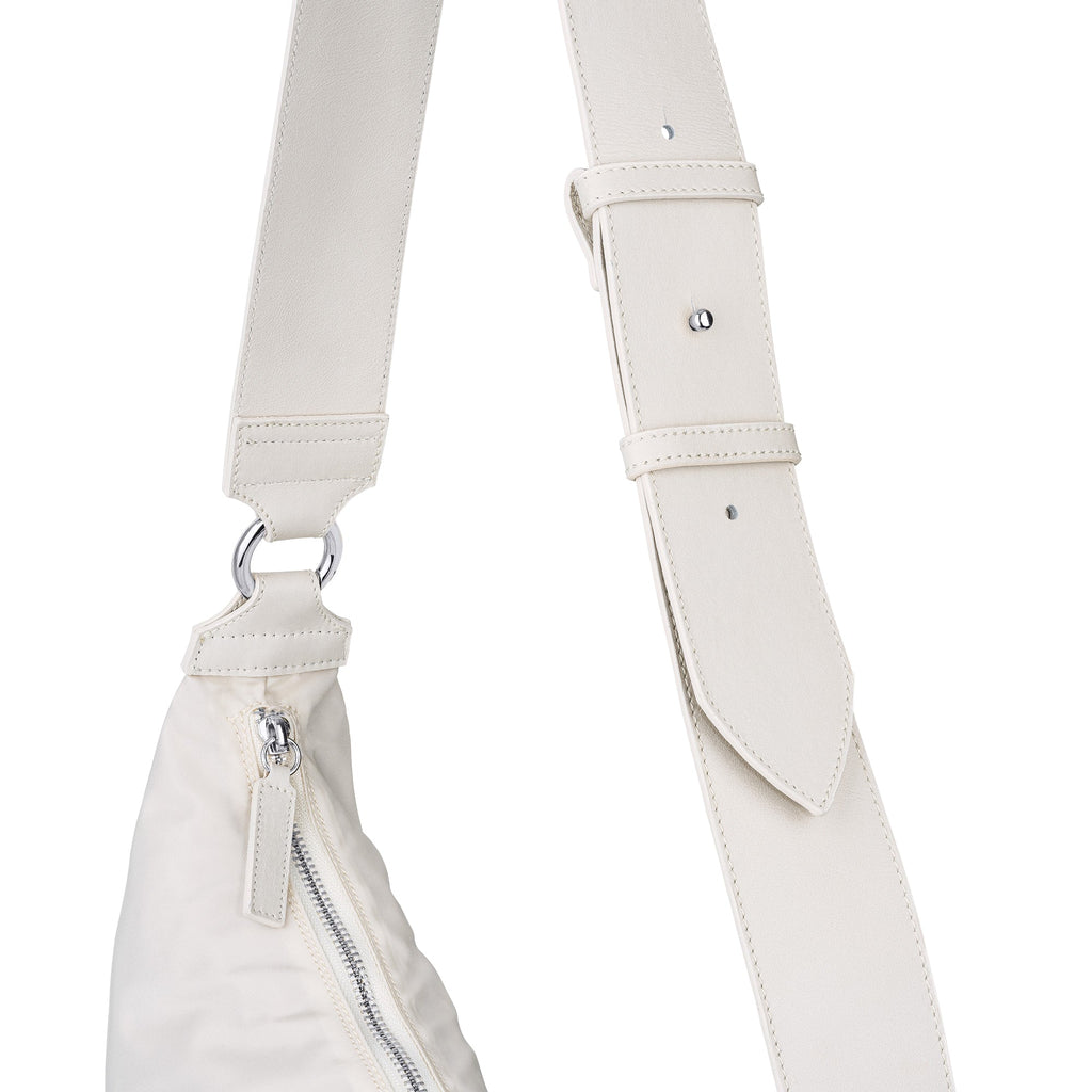 MOON BAG nylon cream - silver - close up - leather details - TIEFENBACHER LEHMANN