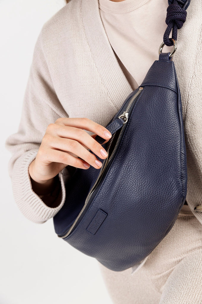 HIP BAG maxi midnight - silver - TIEFENBACHER LEHMANN